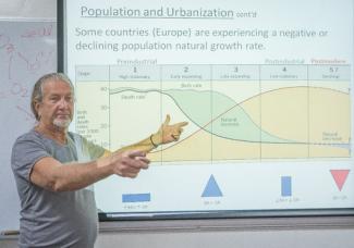 Charles McElroy lecturing in the FSU Panama Campus